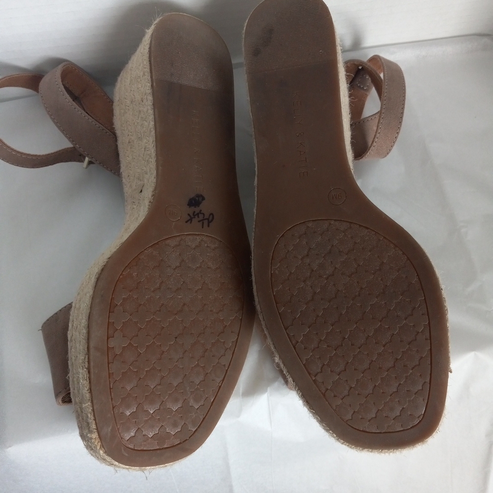 Kelly And Katie Tan Espadrille Wedges Sandals Lightweight Size 9 - Picture 5 of 9